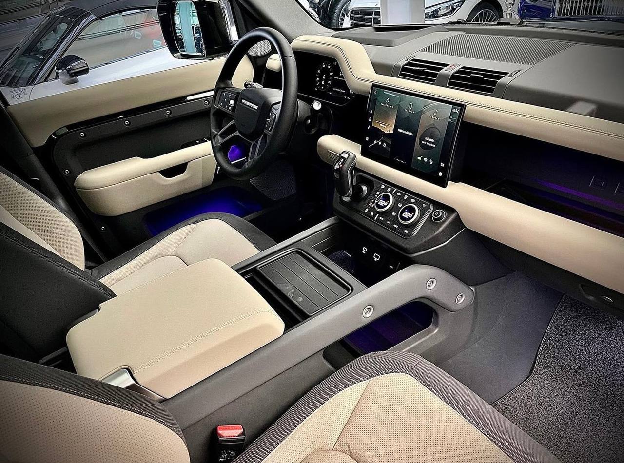 Land Rover Defender