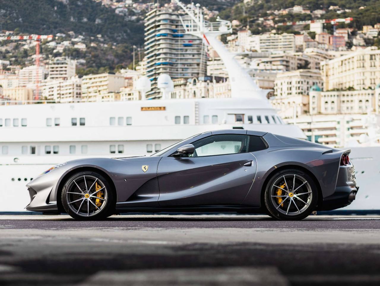 Ferrari 812