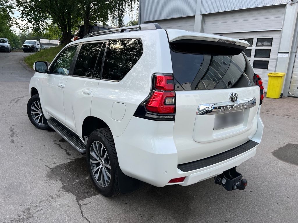 Toyota Land Cruiser 